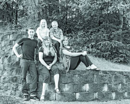 Warwick local to bake off on TV Photo, Diane Bollen of Dragonfly Studios in Warwick The Vreeland family.