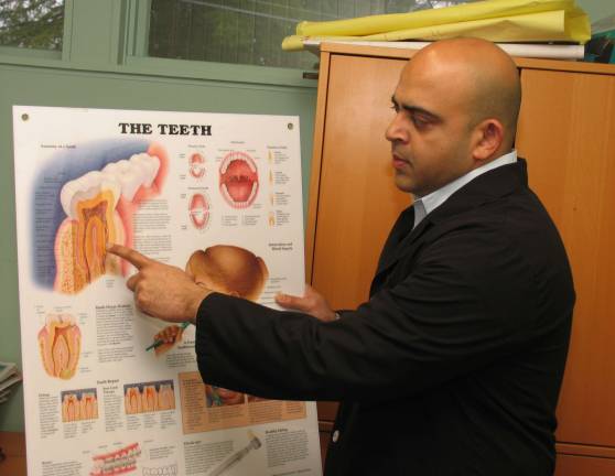 Diabetes and oral hygiene is the topic at Diabetes in Check Warwick dentist Vipul Patel will speak Monday at "Diabetes in Check" at St. Anthony Community Hospital.