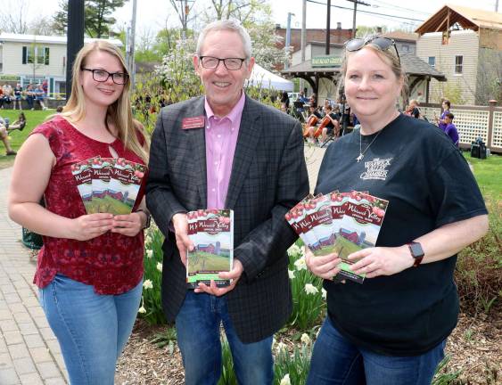 Warwick Valley Chamber of Commerce distributes new 2018-19 guide Photo by Roger Gavan From left, Warwick Valley Chamber of Commerce Office Assistant Bea Arner Executive Director Michael Johndrow and Office Manager Sarah Armand.