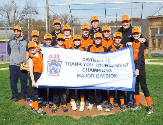 The Warwick Orange Majors Team with players: Domenico Berlingieri, Steven Magoch, William Roome, Tristan Sasse, Thomas Scarpaci, Colton Senius, Salvatore Spinelli, Shane Sutliff, Dax Yazdani and Ryan Yioupis; and Manager Dominic Berlingieri and assistant Coaches: Tom Roome, Danish Yazdani and Joe Scarpaci. Provided photo.