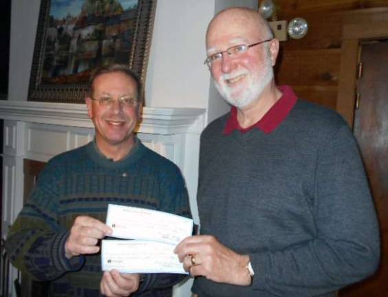 Rotarians donate to Warwick assistance programs Rotarians donate to Warwick assistance programs