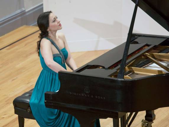 Maestro Ger to lead Rachmaninoff's piano concerto no. 3 Kariné Poghosyan will perform with the Greater Newburgh Symphony Orchestra on Saturday, May 5, at Aquinas Hall on the campus of Mount Saint Mary College.