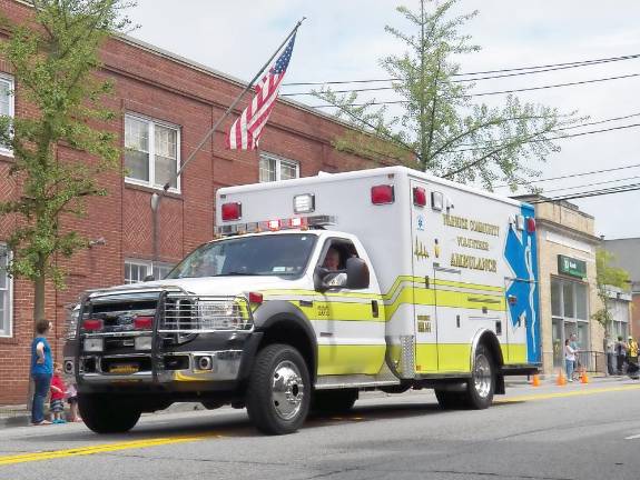 Warwick Community Ambulance activity report for November 2020 The volunteers of Warwick Community Ambulance answered 109 calls for assistance during November, including 30 falls, 15 cases of difficult breathing and six motor vehicle accidents. Photo by Greff D. Merksamer.