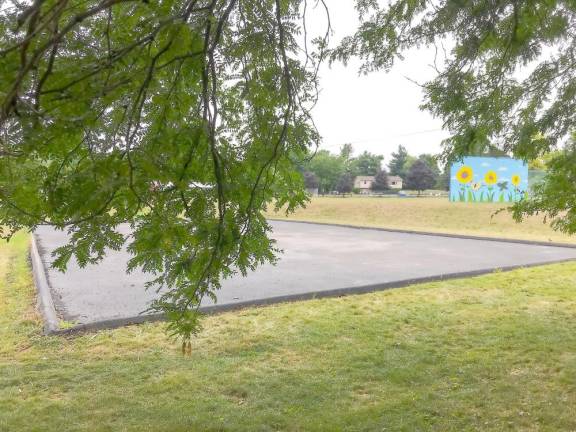 Skating rink becomes kids’ art canvas