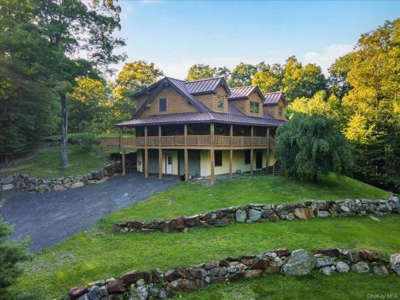 Remarkable 3,600-foot log home