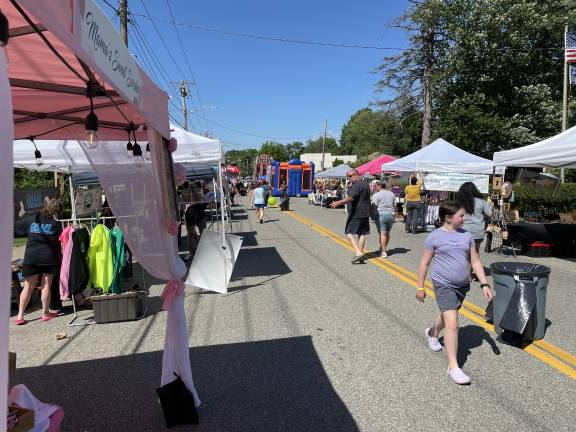 Greenwood Lake gearing up Last year’s street fair.