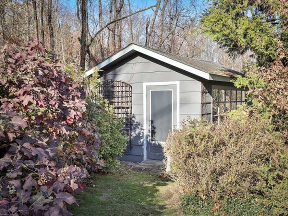 Quaint ranch with appealing details on private street Quaint ranch with appealing details on private street