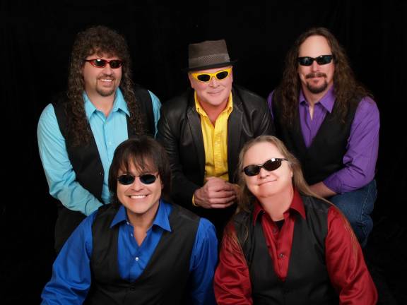 Sugar Loaf 'On the Lawn' music series set to begin Parrots of the Caribbean band comes back to Sugar Loaf this summer as part of the "On the Lawn" concert series.