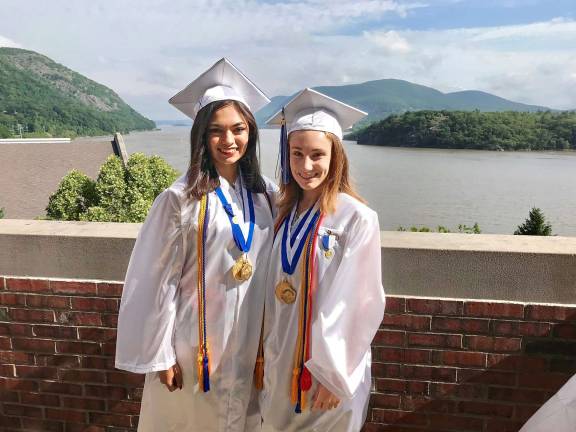 Burke Catholic celebrates Class of 2018 Burke Catholic Class of 2018 Valedictorian Kellyanne Murphy (left) and Salutatorian Kayla Johnson (Photo provided)