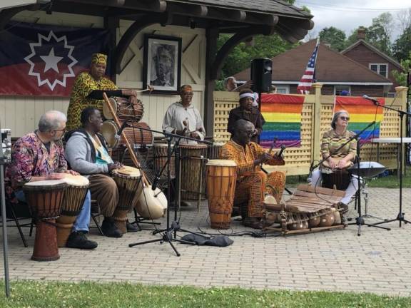 Juneteenth Celebration brings out exuberant self-expression in Warwick jt 21 Kofi and the Sankofa Drum and Dance Ensemble (b)