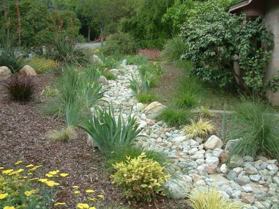 April 7 public workshop to focus on building a dry steam bed/garden for Pines Nature Place Builders from the Garden State Koi Pond and Waterfall Design Center will hold a workshop to build a dry stream bed and garden for 3 Pines Nature Place at the Warwick Valley Community Center on Saturday, April 7.