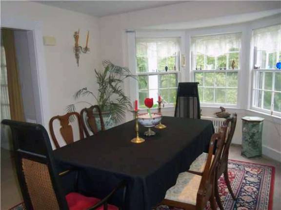 This Maple Avenue ranch is ready to be your new home This Maple Avenue ranch is ready to be your new home