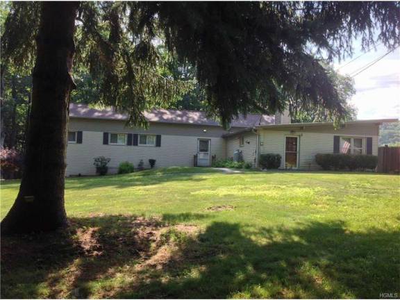 The best of both worlds This updated ranch feateures privacy galore and a great location within a few minutes of village stores and restaurants The best of both worlds This updated ranch feateures privacy galore and a great location within a few minutes of village stores and restaurants