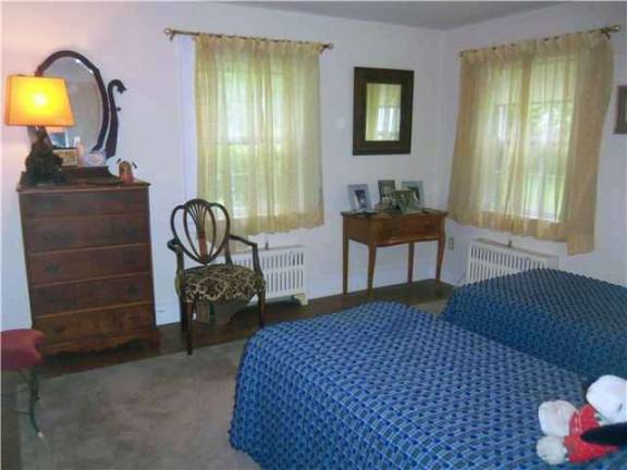 This Maple Avenue ranch is ready to be your new home This Maple Avenue ranch is ready to be your new home