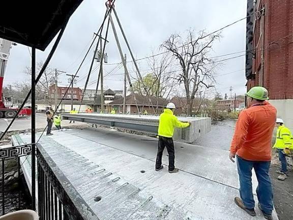 Bank St. Bridge drops into place