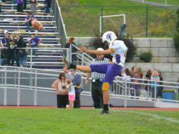 Wildcats rebound with 52-26 win against Pine Bush Wildcats rebound with 52-26 win against Pine Bush