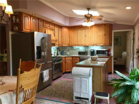 Come see a beautiful and impeccably maintained home Greenwood Lake Come see a beautiful and impeccably maintained home Greenwood Lake