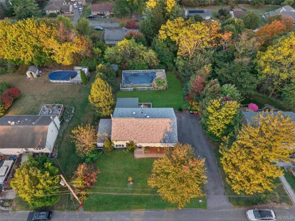 Inviting 3-bedroom home Inviting 3-bedroom home