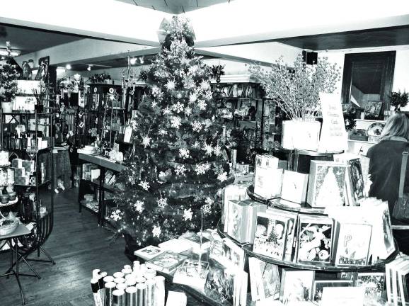 Warwick businesses enjoy successful holiday season in 2012 Photo by Roger Gavan Well-decorated shops like Newhardís helped to make Warwick a fun place to visit and to shop.