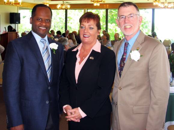 Forest Farms honors Glasper and Sweeton Forest Farms honors Glasper and Sweeton