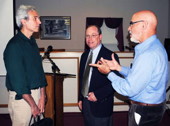 Fracking forum in Warwick draws standing-room crowd Photo courtesy of Michael Jay Forum moderator Geoff Howard, right, goes over forum ground rules with speakers Carl Arnold, left, and John Conrad, center.