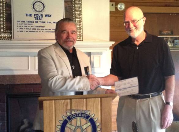 Warwick Rotarians assist those who hunger Warwick Rotarians assist those who hunger