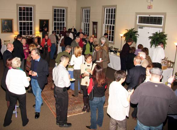 A night out at the tavern nets $4,000 for the Warwick Historical Society Photo by Roger Gavan On Saturday evening, more than 100 guests had an opportunity to enjoy good food, wine, beer and other refreshments offered by the Town of Warwick Historical Society at the annual Tavern Night held at the A W Buckbee Center.
