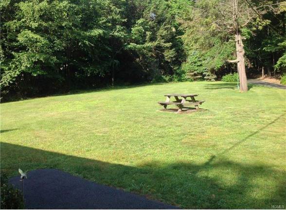 The best of both worlds This updated ranch feateures privacy galore and a great location within a few minutes of village stores and restaurants The best of both worlds This updated ranch feateures privacy galore and a great location within a few minutes of village stores and restaurants