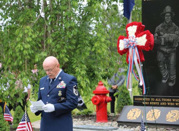 The tradition continues During that ceremony at the Firemen’s Monument, members of the Warwick Volunteer Fire Department conducted a memorial service and laying of wreaths.Air Force veteran Barry O’Neil, who also serves as a chaplain during Fire Department ceremonies, gave the invocation and then read the names of five volunteer firefighters from Warwick who had lost their lives during military service while fighting for the country. .