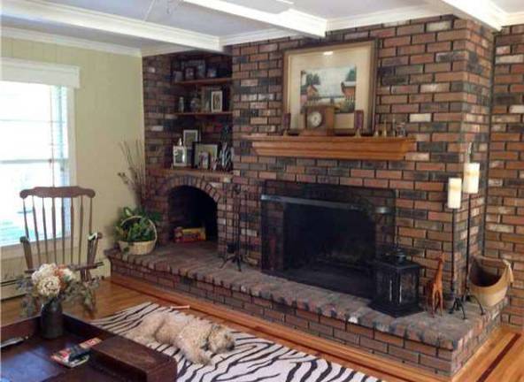 Find this exquisite Cape Cod Colonial on Waterbury Road in Warwick Find this exquisite Cape Cod Colonial on Waterbury Road in Warwick