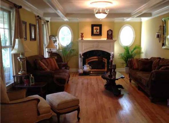 Find this exquisite Cape Cod Colonial on Waterbury Road in Warwick Find this exquisite Cape Cod Colonial on Waterbury Road in Warwick