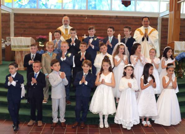 WARWICK. First Holy Communion celebrated at St. Stephen's Church WARWICK. First Holy Communion celebrated at St. Stephen's Church