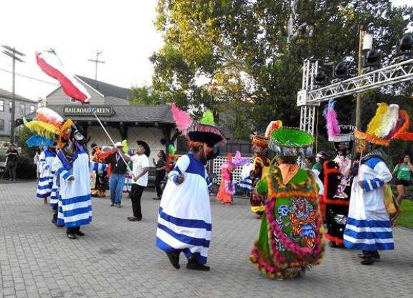 Tu estas invitado Provided photo This is a scene from a pervious Hispanic Heritage Parade in Warwick. This year's celebration - the seventh annual - will be held Sunday, Sept. 23.