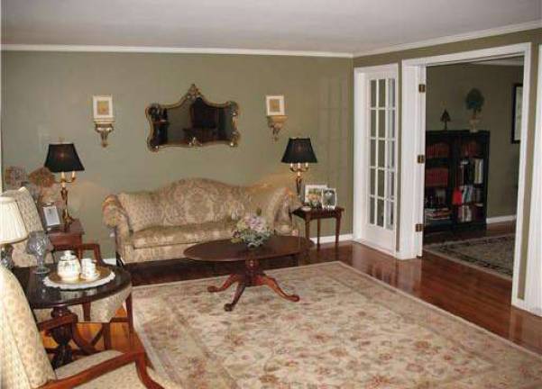 This four-bedroom Colonial is ideally located in Warwick This four-bedroom Colonial is ideally located in Warwick