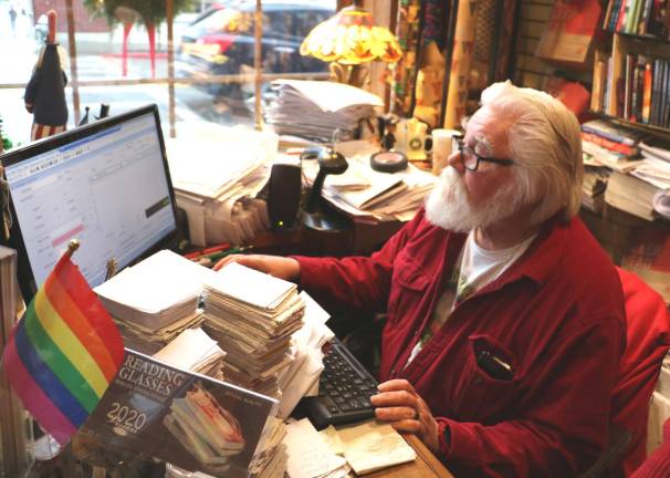 Warwick businesses enjoy successful holiday season Photos by Roger Gavan Tom Roberts, president of the Warwick Merchant Guild and owner of Ye Olde Warwick Book Shoppe, believes this holiday season will be better than last year thanks to what he terms a vibrant holiday season.