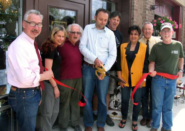 Second Hand Desire celebrates grand opening Photo by Roger Gavan From left, Mayor Michael Newhard, Cheryl Corbett, owner of CorbettþÄôs Cookie Bar Kitchen; George Laurence, owner of The Eclectic Eye, Second Hand Desire co-owner Walter Welsh, Rich Van Sickle, Sherry Bukovcan, president of the Warwick Valley Chamber of Commerce; Executive Director Michael Johndrow and Town of Warwick Supervisor Mayor Sweeton. Co-owner Joanne Magro was not available for the photo.