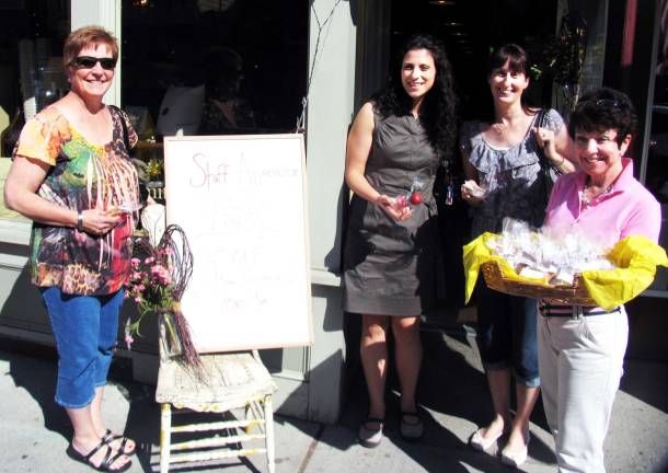 Business community celebrates school staff . Park Avenue School 5th Grade teachers (from left) Nancy Jacobsen, Alexia Kaval and Diane Kilbride received gifts from Mary Beth Schlichting, owner of Frazzleberries.