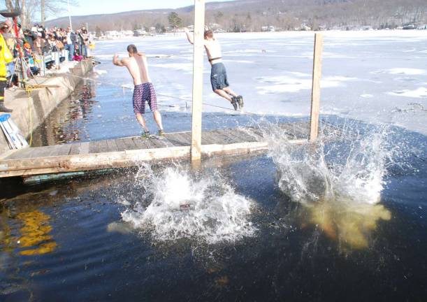 Polar Bear Plunge raises $4,500 for Warwick Valley Humane Society Polar Bear Plunge raises $4,500 for Warwick Valley Humane Society