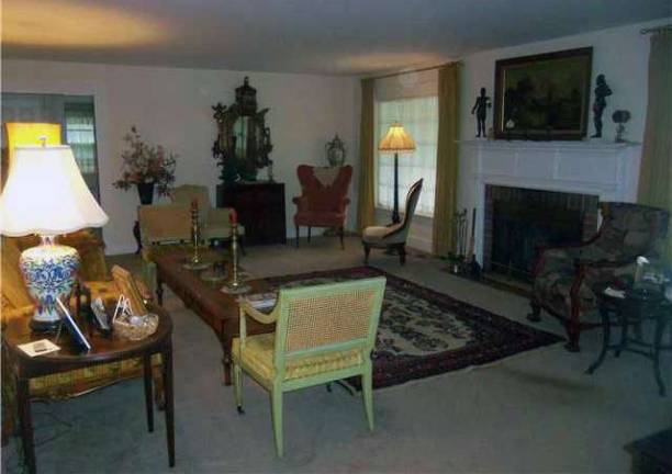 This Maple Avenue ranch is ready to be your new home This Maple Avenue ranch is ready to be your new home