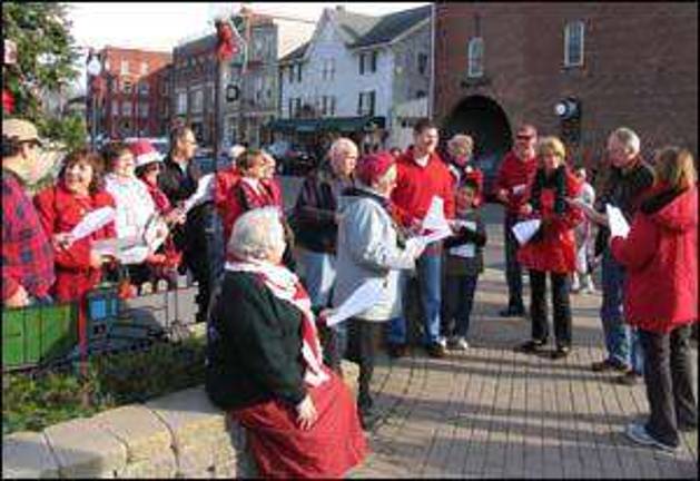 Sunny skies, warm weather accompanies the launch of Warwick's Home for the Holidays celebration Sunny skies, warm weather accompanies the launch of Warwick's Home for the Holidays celebration