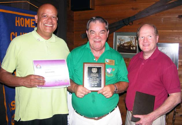 Warwick Rotarians receives District Awards Warwick Rotarians receives District Awards