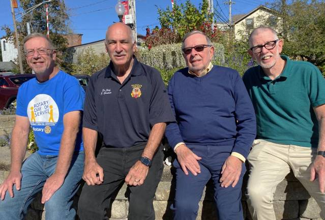 Jim Gerstner named Citizen of Year <b> From left: Neil Sinclair, Jim Gerstner, Tony Cosimano and event master of ceremony Mike Sweeton. </b>
