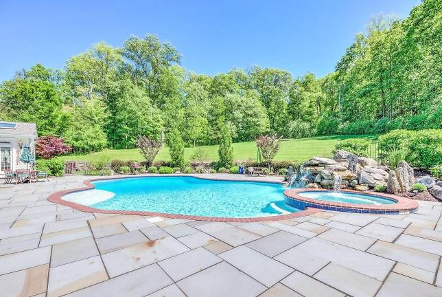 A stately setting awaits at the Apple Brook Farm Estate A stately setting awaits at the Apple Brook Farm Estate