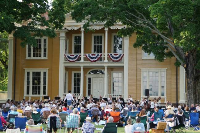 Boscobel to celebrate American Independence with GNSO concert July 6 Provided photo Boscobel House and Gardens and the Greater Newburgh Symphony Orchestra (GNSO) will join forces again on Saturday, July 6, when the orchestra presents a concert of “Revolutions” on Boscobel’s Great Lawn overlooking the Hudson River in Garrison.