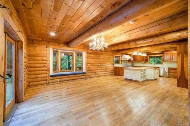 Remarkable 3,600-foot log home