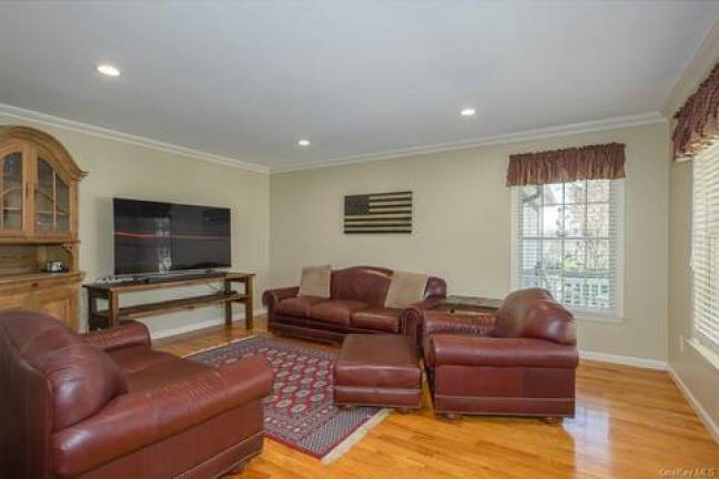 Stylish, classic colonial in great area Stylish, classic colonial in great area