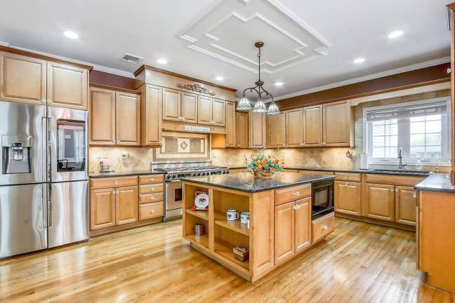An equestrian dream awaits in Warwick An equestrian dream awaits in Warwick