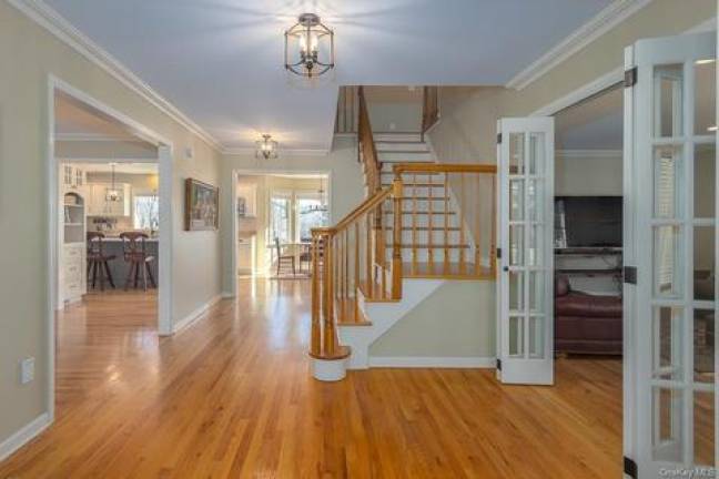 Stylish, classic colonial in great area Stylish, classic colonial in great area