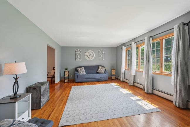 Charming Colonial in the Heart of Town Charming Colonial in the Heart of Town