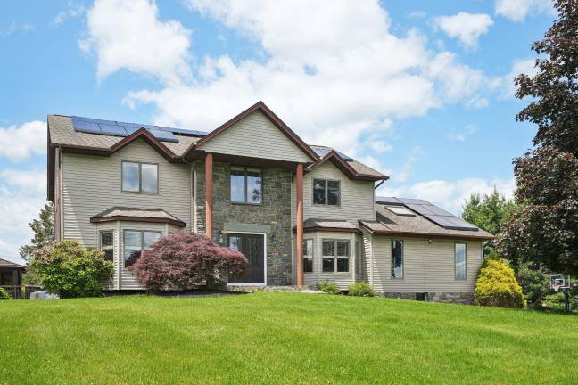 Dream Home has Billiard Room Dream Home has Billiard Room